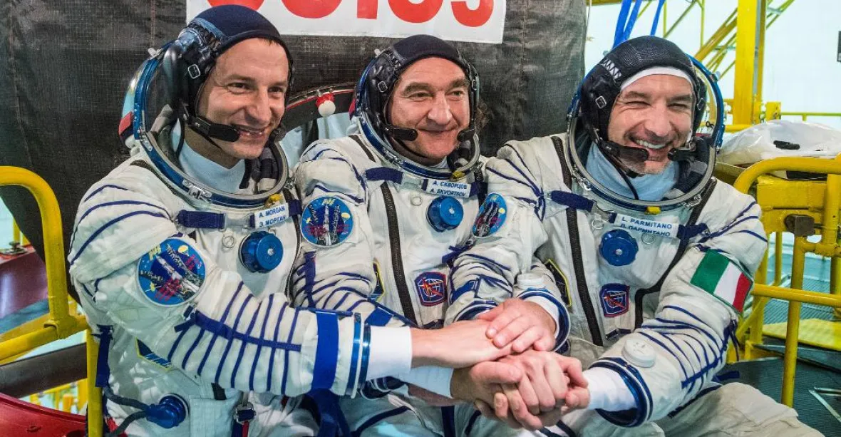 K ISS v ruské kosmické lodi míří nová tříčlenná posádka v čele s Italem