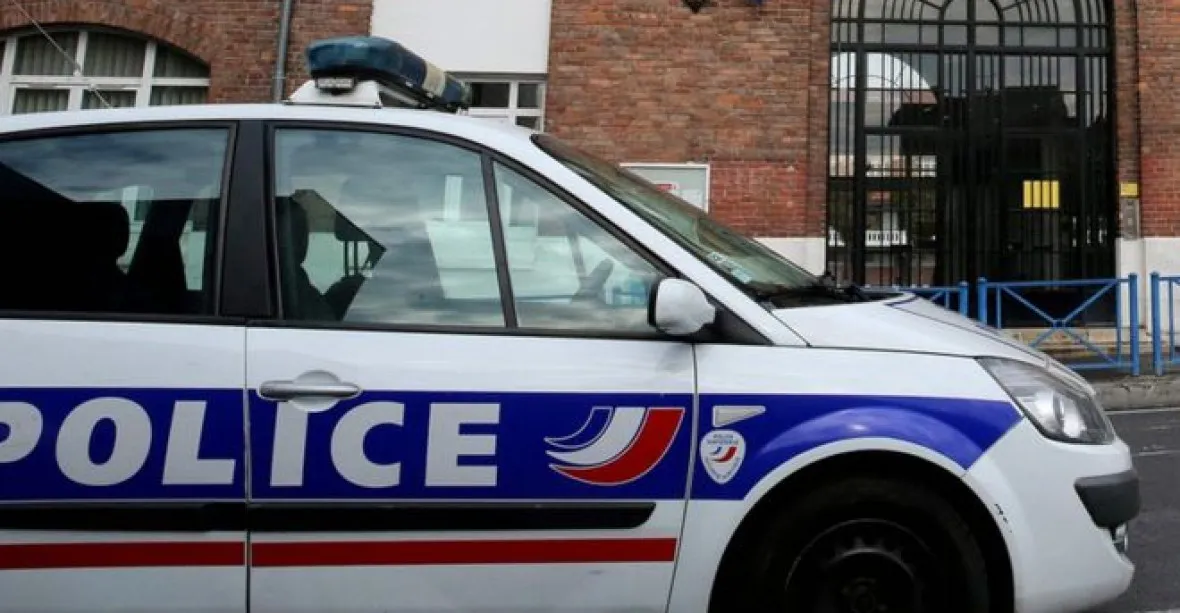 Podezřelá vražda profesora ve Francii vzbuzuje dohady. Zřejmě šlo o rasistický čin