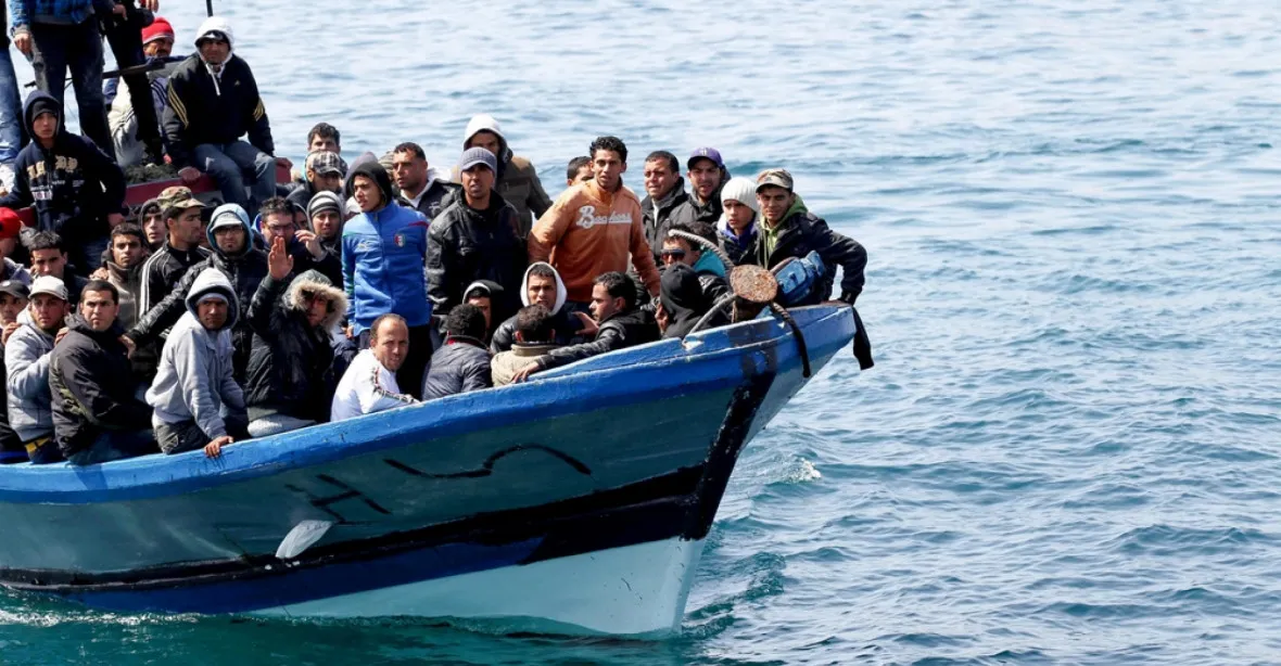 Libye uzavře tři největší zadržovací střediska pro migranty
