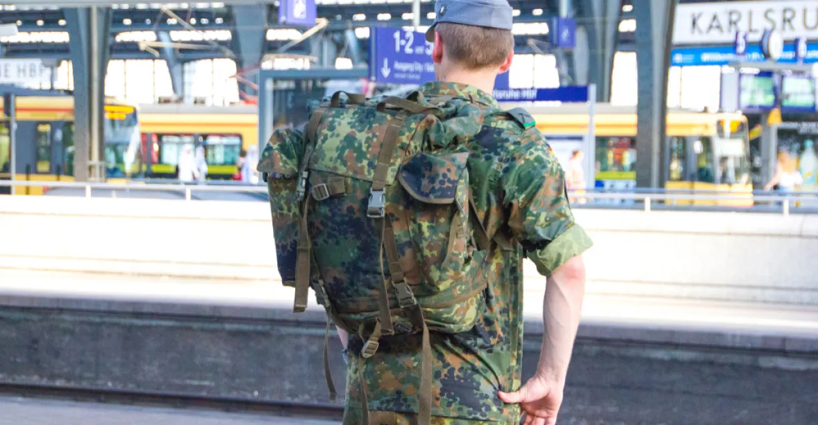 Němečtí vojáci budou jezdit rychlíky zdarma. Vláda za to ročně zaplatí 4 miliony eur