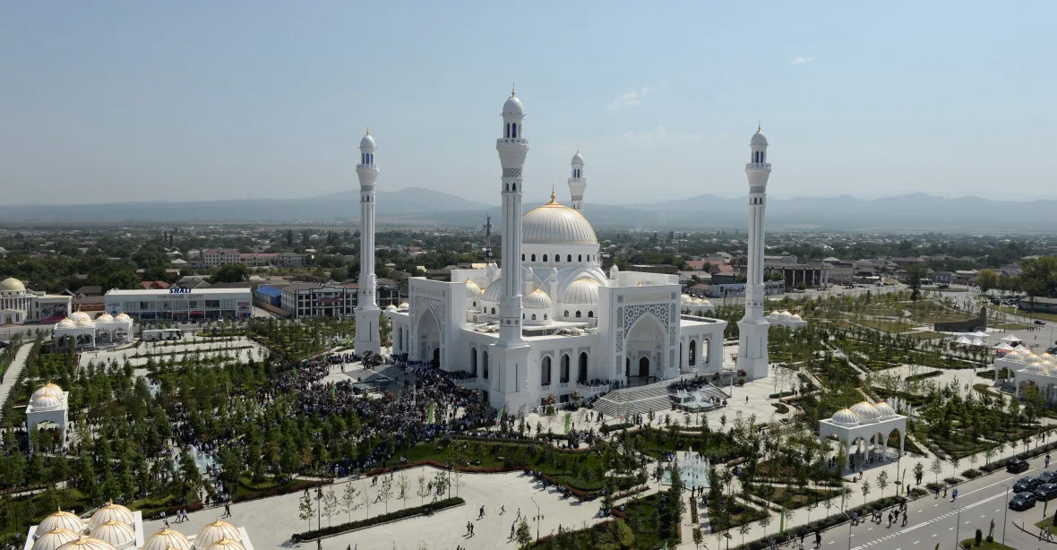 V Čečensku otevřeli novou obří mešitu, pojme až 30 000 věřících