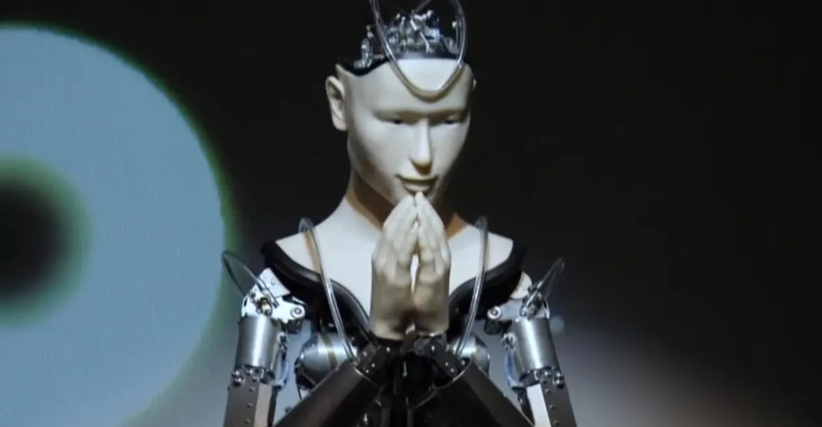 V japonském chrámu pomáhá kněžím i robot. Varuje před marnivostí a nebezpečím hněvu