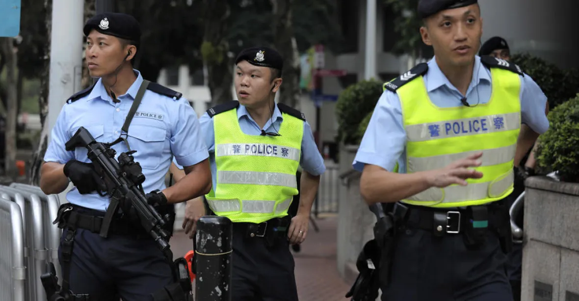Hongkongské protesty ztrácejí na síle. V ulicích však stále rostou barikády