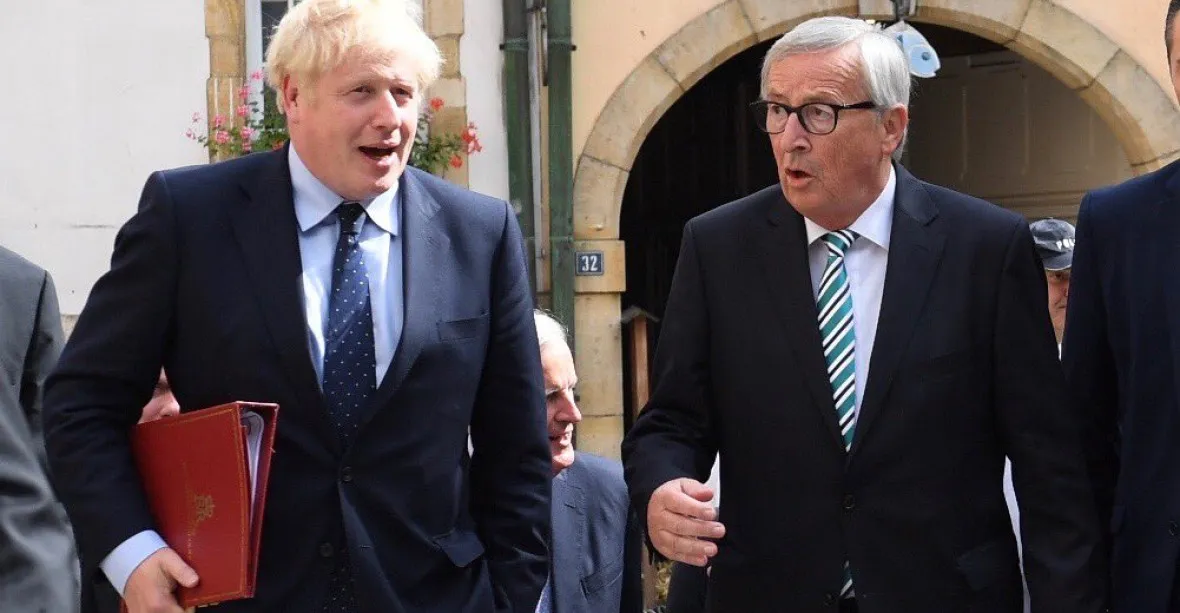 Juncker a Johnson chtějí jednat o brexitu s větší intenzitou, scházet se prý brzy začnou denně