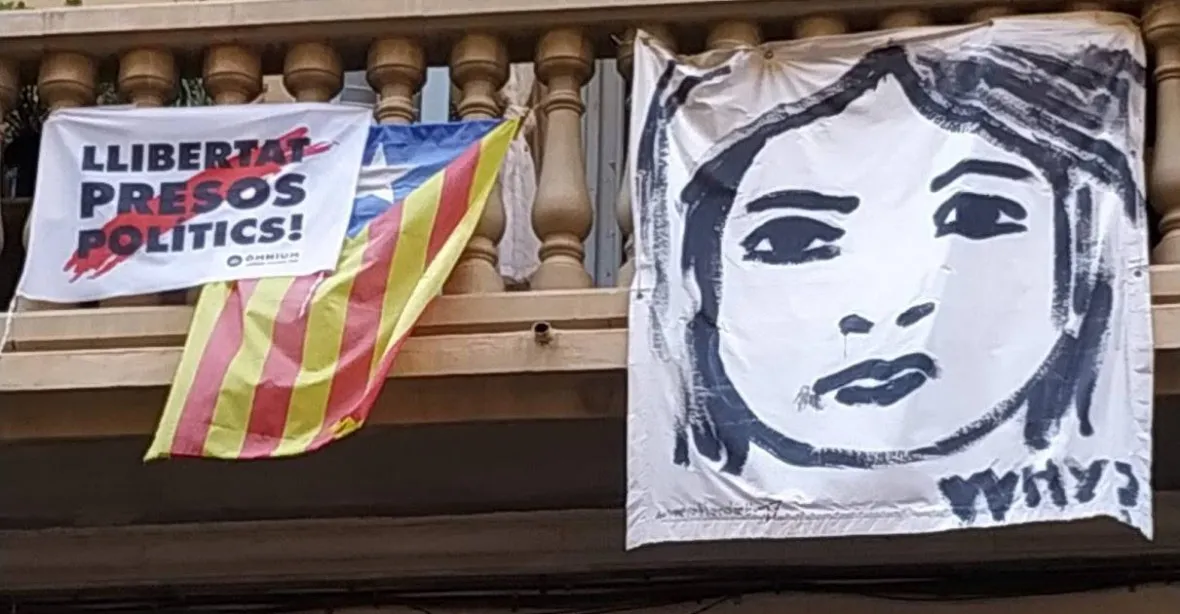 Bezprecedentní španelský verdikt: Katalánští politici dostali 10 až 13 let vězení