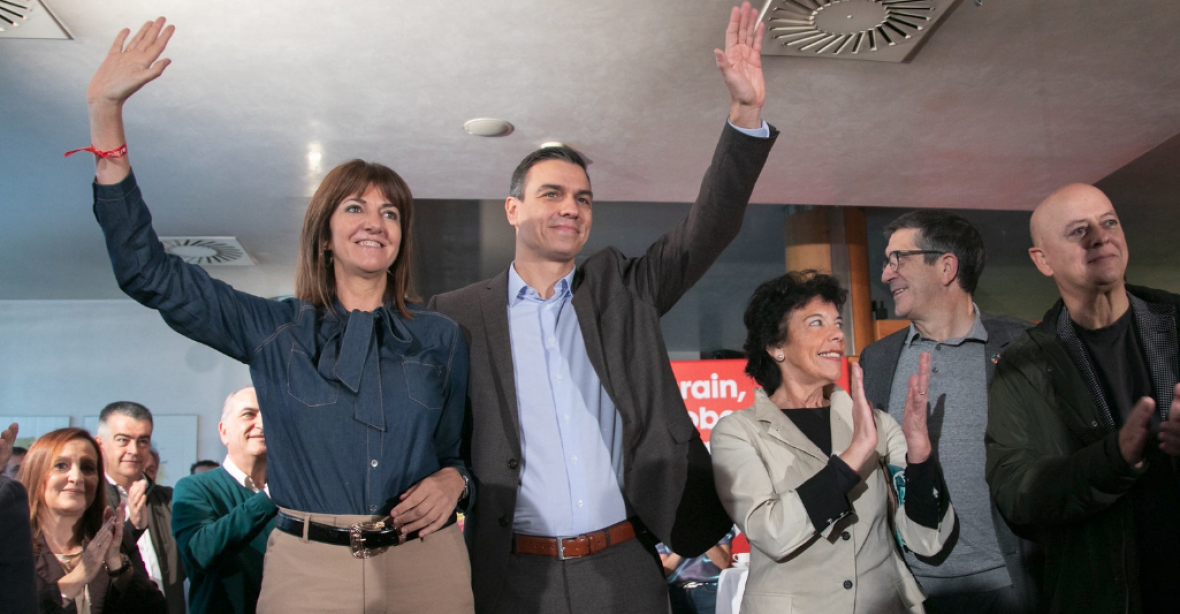 Ve španělských volbách mírně ztratili vítězní socialisté, výrazně posílila krajní pravice