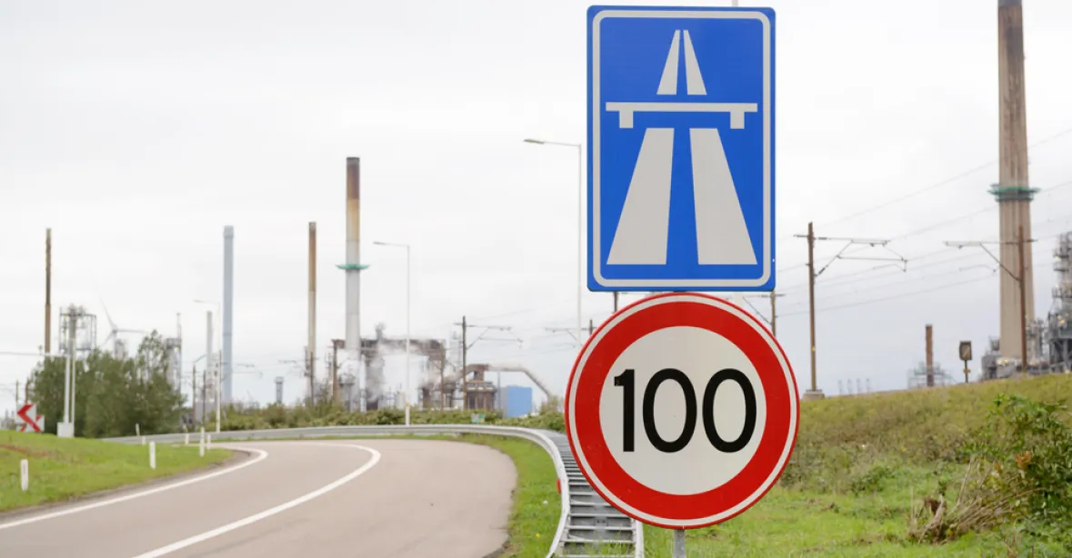 Zelená politika v praxi: Nizozemsko kvůli emisím sníží rychlostní limit na 100 km/h