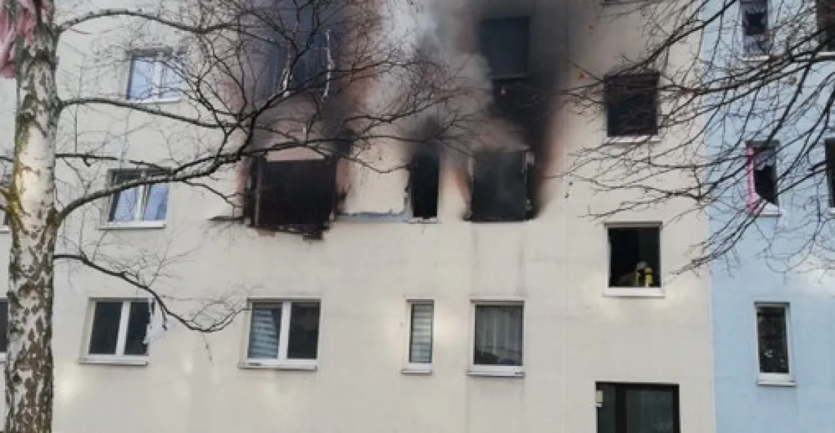 Výbuch v německém domě zanechal jednu oběť a asi 11 zraněných