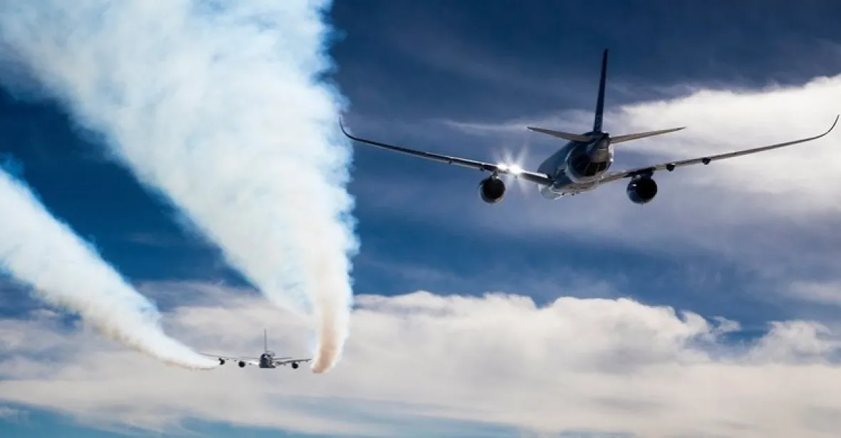 Kdyby dopravní letadla létala v „hejnech“, ušetřila by palivo. Airbus inspirují tažní ptáci