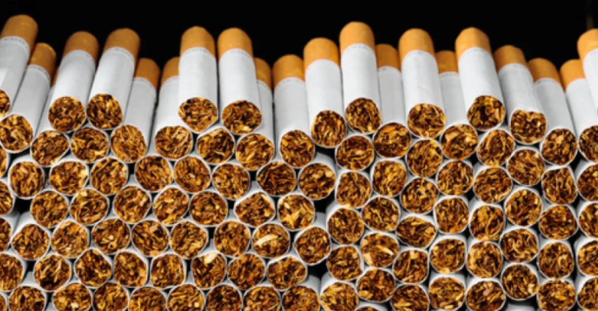 Boj proti kuřákům přitvrzuje. Cigarety budou zase dražší a zmizí i mentolky