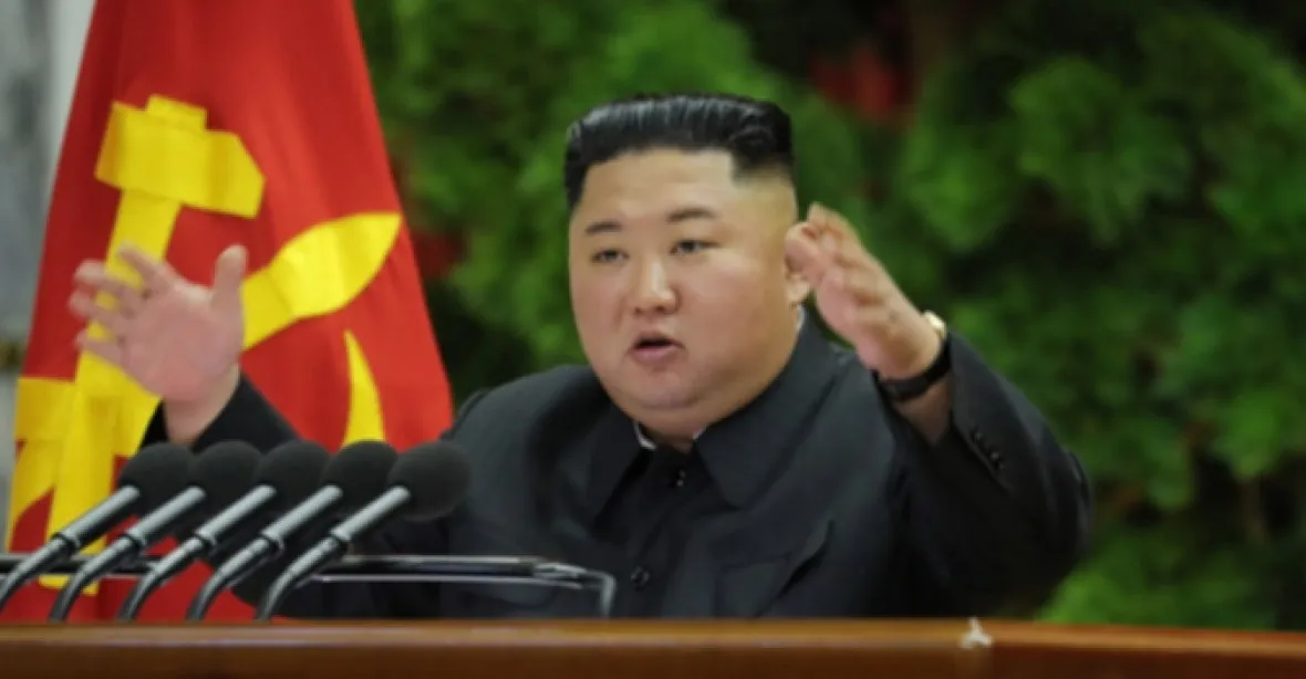 KLDR je ve vážné ekonomické krizi, oznámil Kim a vyzval armádu k obraně země