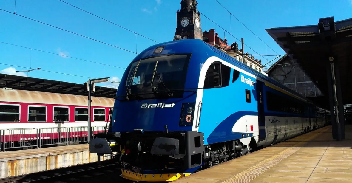Porucha ve Vršovicích zapříčinila dlouhá zpoždění vlaků do Prahy