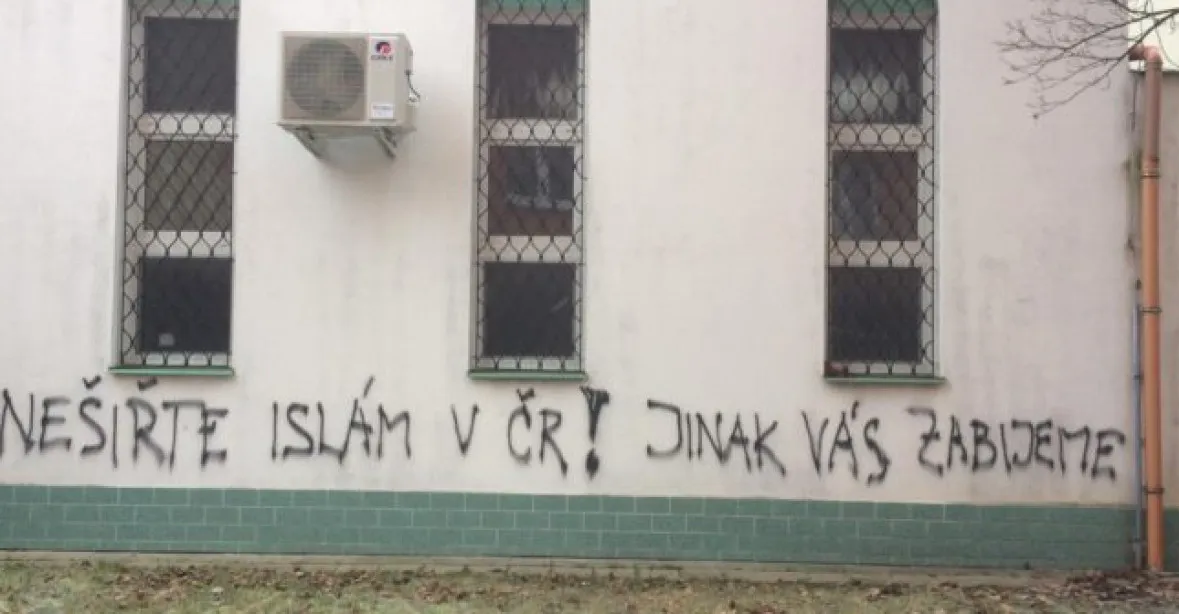 V Brně někdo posprejoval mešitu, hrozí zabitím šiřitelům islámu