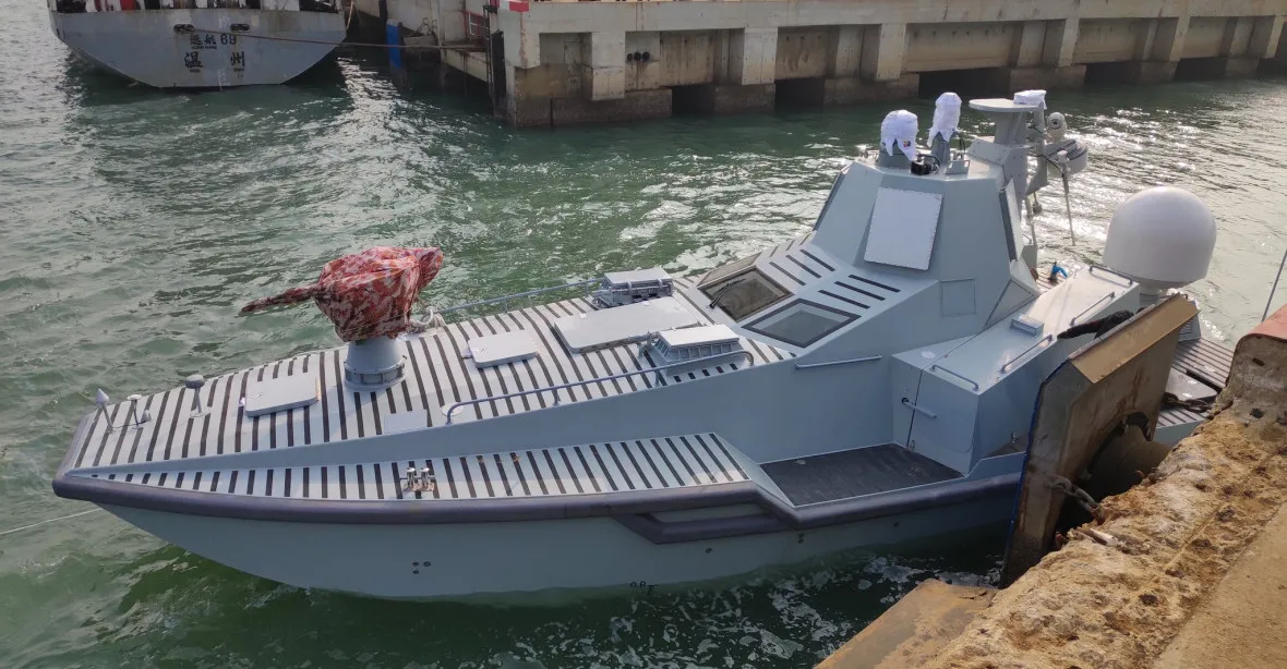 Číňané testují námořního robotického zabijáka. Bude útočit proti loďstvu, ponorkám i letectvu