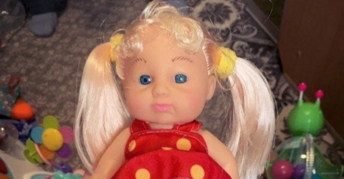 V Rusku se začala prodávat první transgenderová panenka s penisem