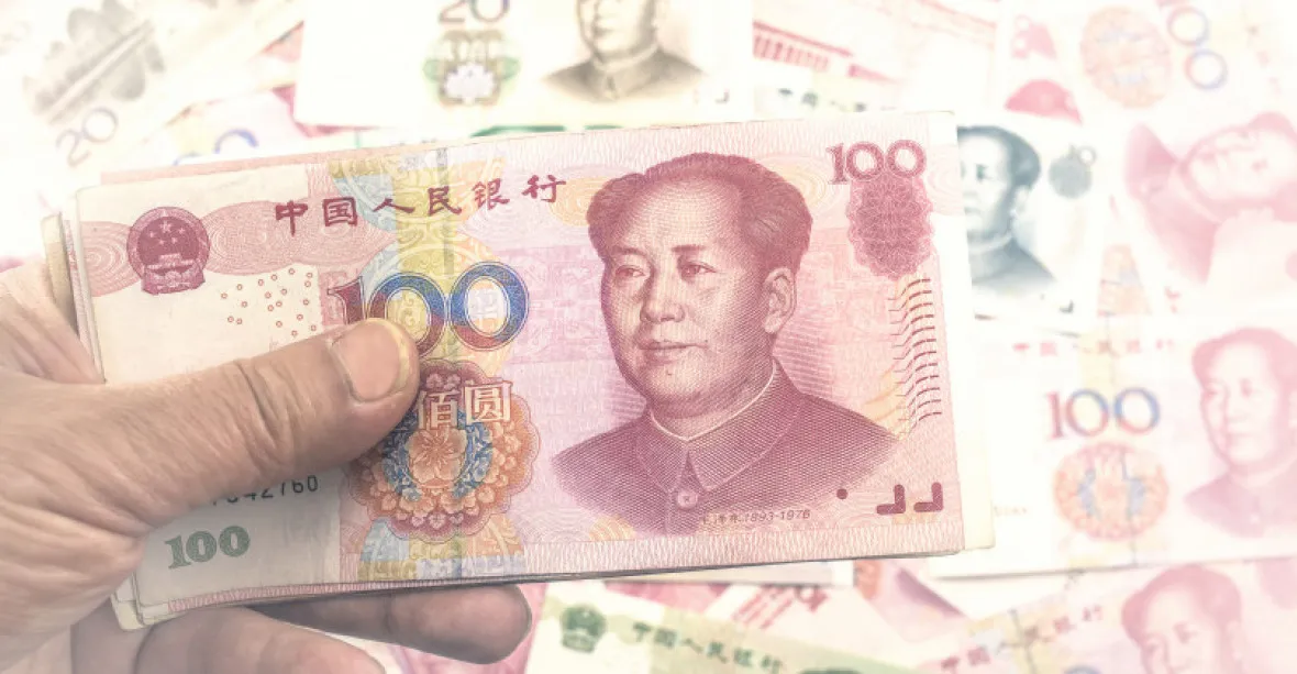 Čínská centrální banka chce kvůli koronaviru pálit hotové peníze
