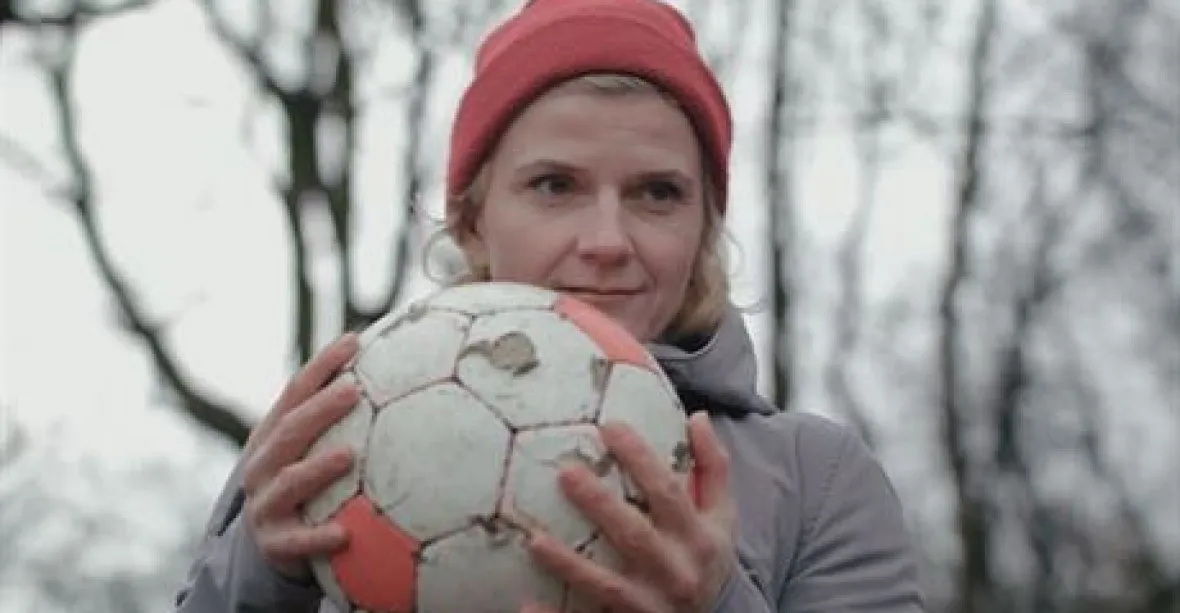 VIDEO: Sportovci se spojili a pomáhají ženám v nouzi
