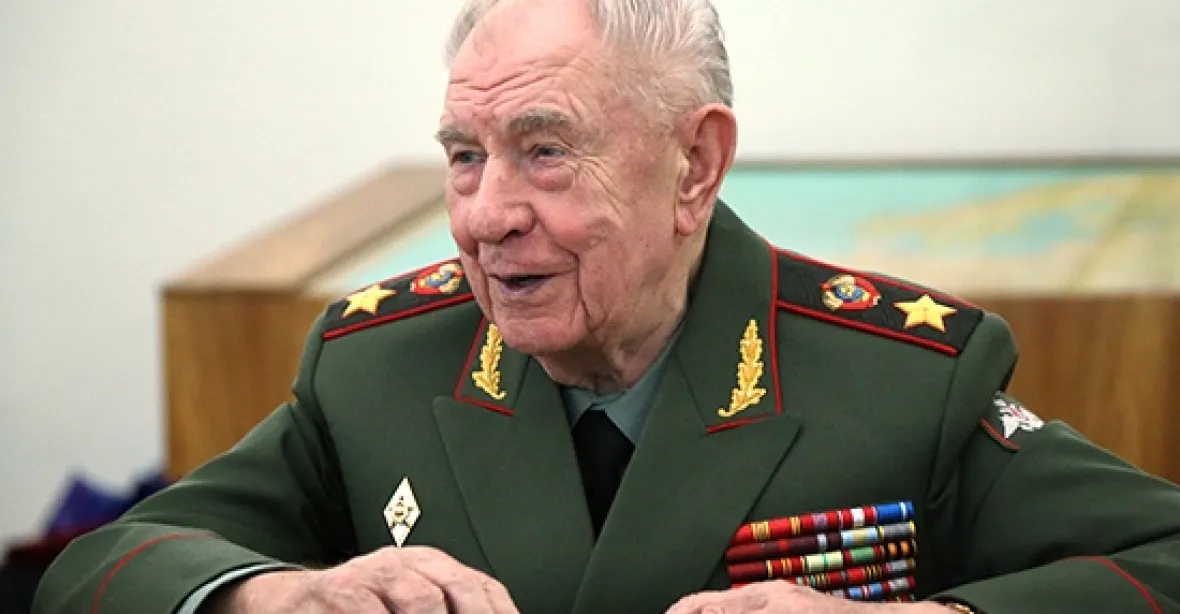Zemřel maršál Jazov, hlavní pučista proti Gorbačovovi. Velel i okupačním vojskům v ČSSR