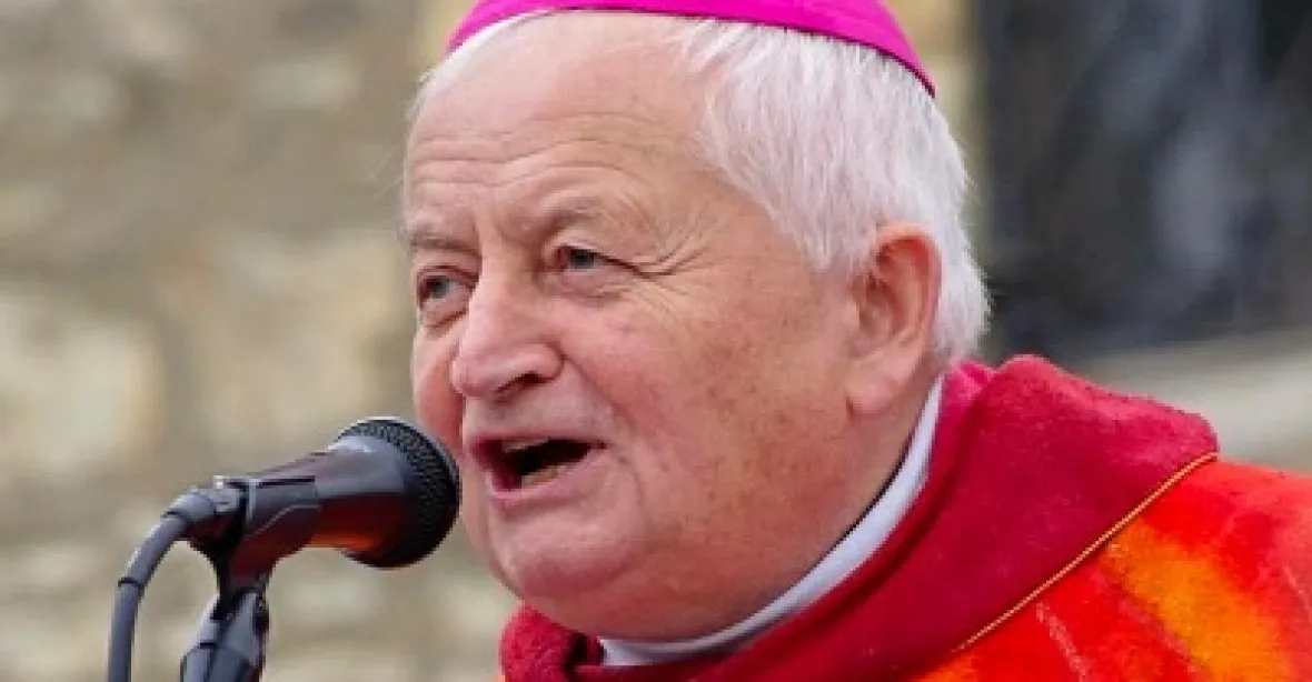 Biskup Herbst se vyléčil z nákazy koronavirem. Jeho stav je ale špatný