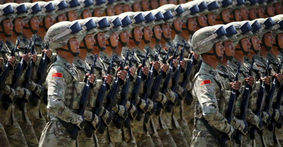 Zatímco se svět hádá o sítě 5G, čínská armáda se chystá na 6G. Chce získat technologickou převahu