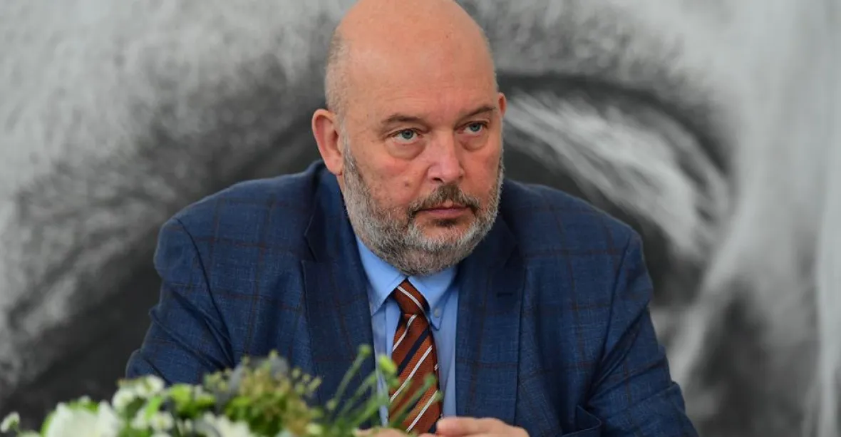 Ministr Toman chce, aby veřejné instituce používaly určitý podíl českých potravin