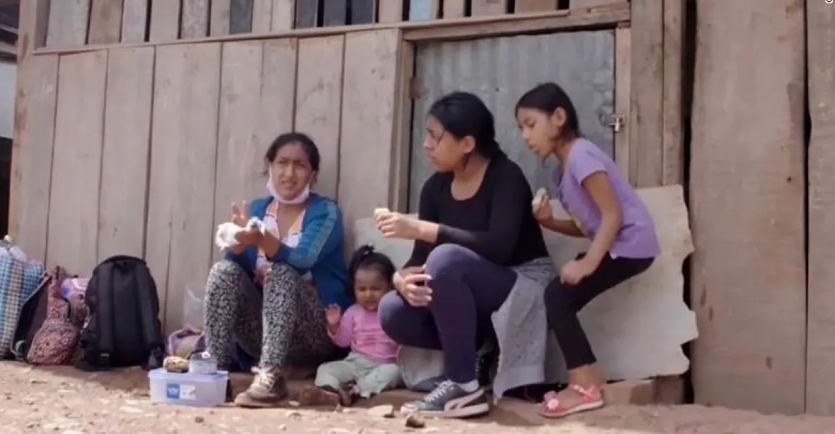 Márquezovský příběh: žena odjela z pralesa do Limy, zpět šla i s dcerami pěšky