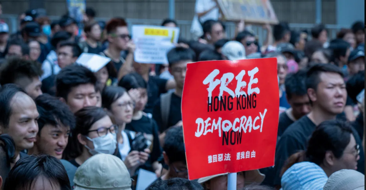 Čína začala se zatlačováním svobody