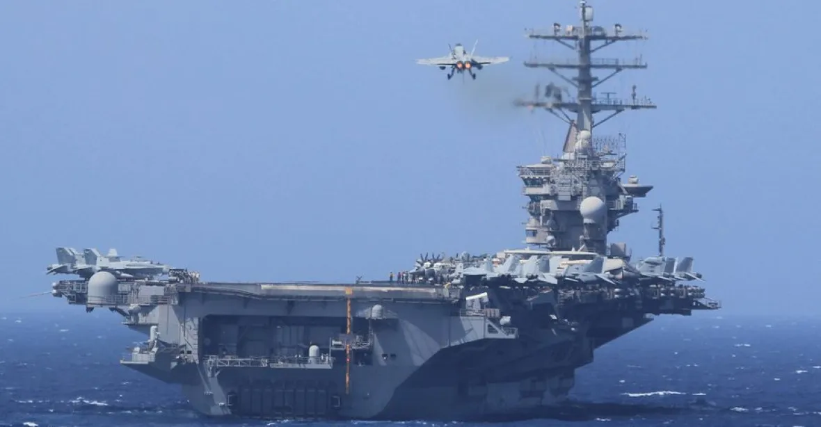 Napětí v Asii: Hned dvě letadlové lodě USA míří do Jihočínského moře