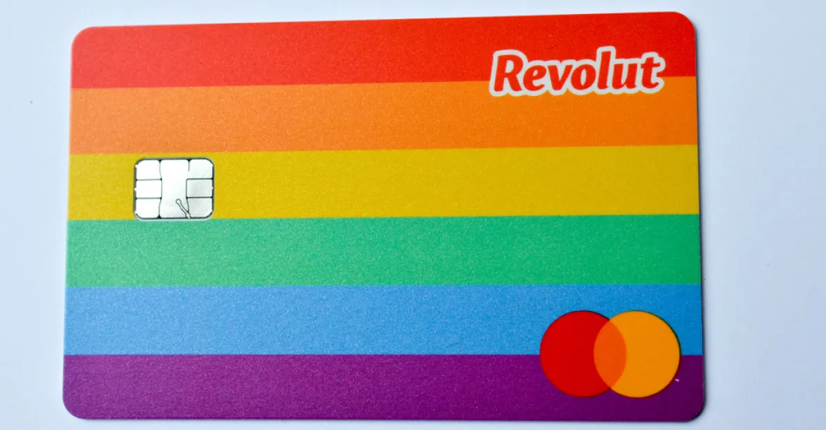 Duhové či genderově neutrální kreditky. Vydavatelé karet cílí na LGBT komunitu