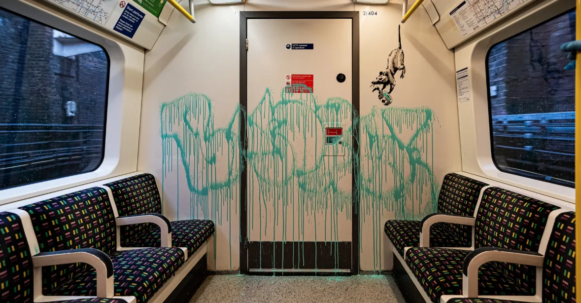 Uklízeči odstranili Banksyho krysy v metru. Netušili, kdo je autor