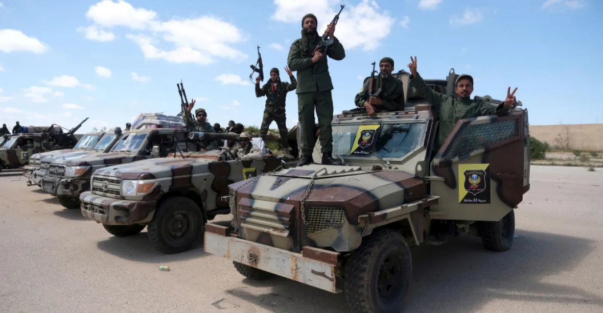 Válka mezi Egyptem a Tureckem v Libyi? Ankarou podporovaná armáda se blíží k Syrtě