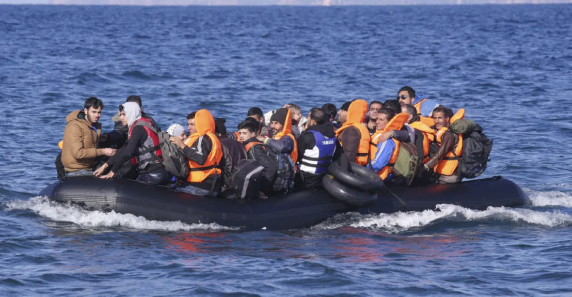 Na Lampedusu připlouvají stovky migrantů, Itálie hlásí oproti loňsku dvojnásobek