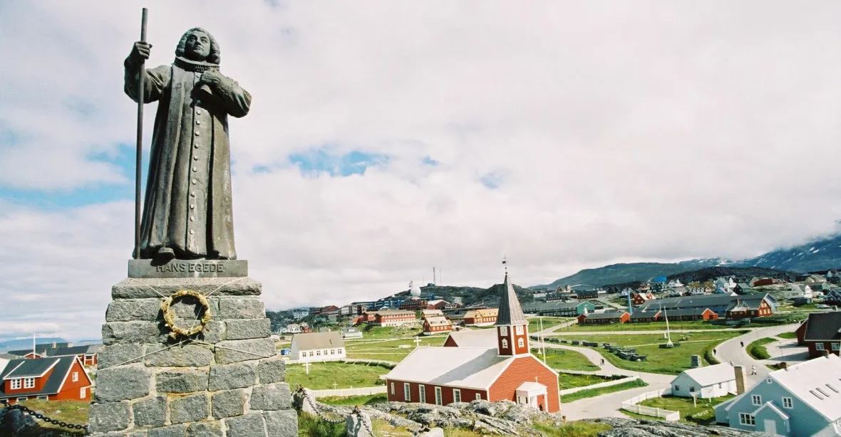 Snaha bourat sochy dorazila až do Grónska. Lidé odstranění misionáře ale odmítli v referendu