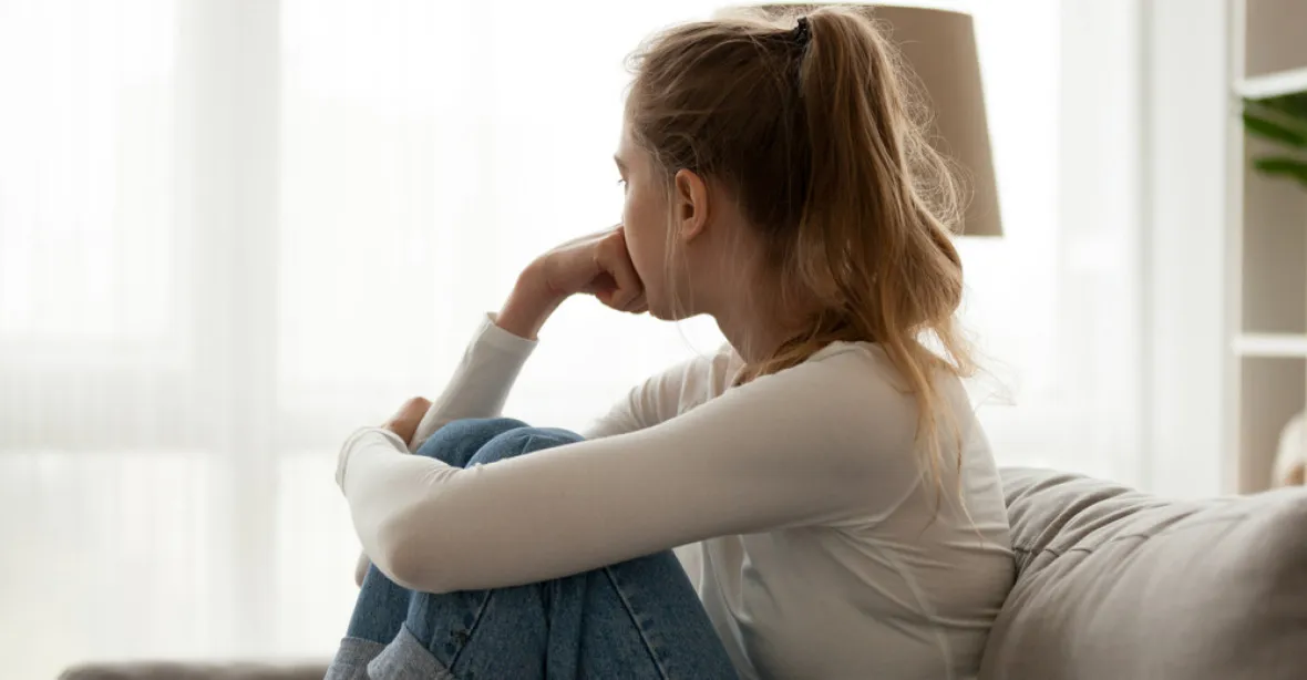 Čechů s depresemi je dvakrát více než před koronavirem. V březnu měl příznaky každý pátý