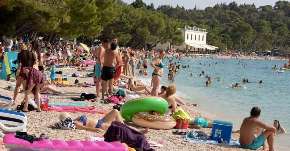 Rakousko varuje před cestováním do Chorvatska. Roste počet nakažených turistů