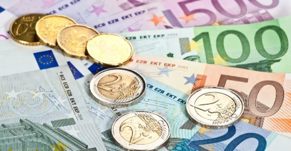 Euro poprvé od roku 2018 překonalo hranici 1,2 USD