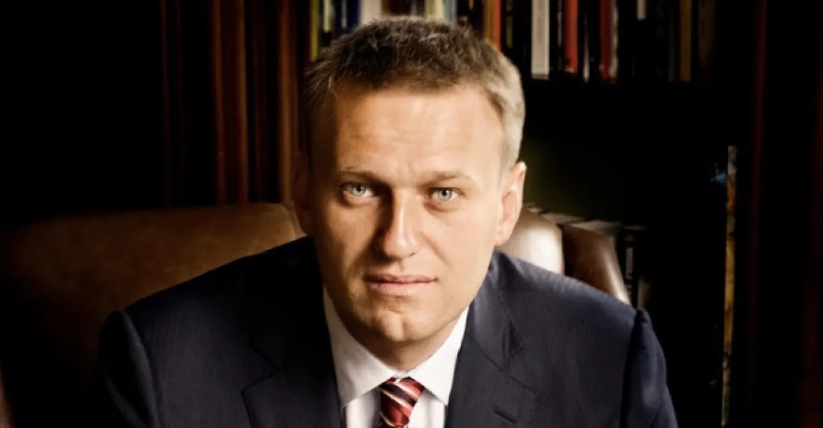 Navalnyj se probudil a reaguje