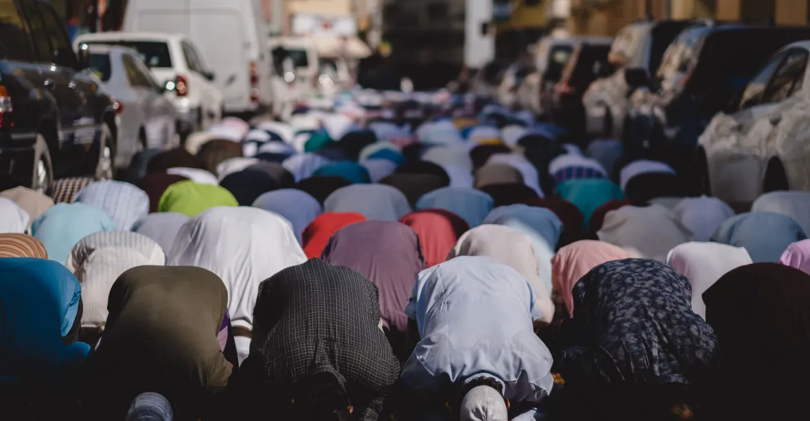 Muslimové se smí klanět k Mekce během pracovní doby, rozhodl švédský soud