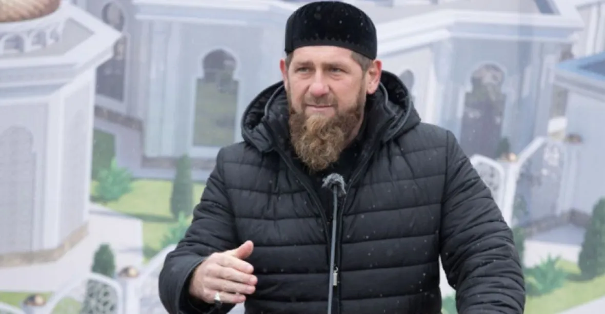 „Přestaň Macrone, než bude pozdě.“ Kadyrov připodobnil francouzského prezidenta k teroristovi