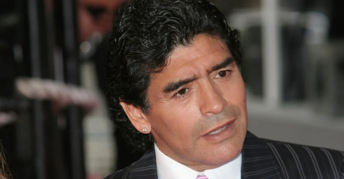 Zemřel legendární fotbalista Diego Maradona, bylo mu 60 let