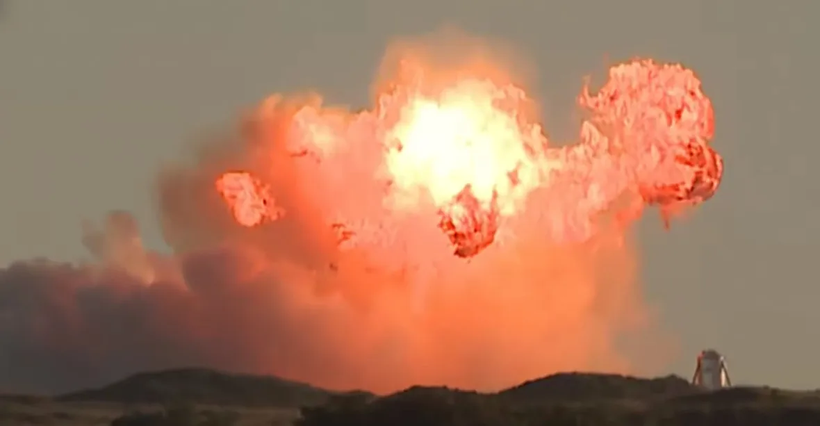 VIDEO: Prototyp rakety společnosti SpaceX se při přistání roztrhl