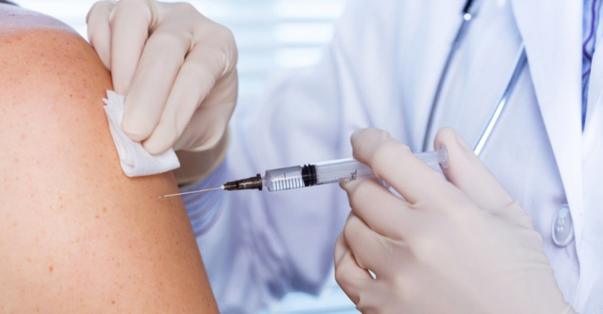 Vakcíny proti covidu dorazí v lednu v omezeném množství