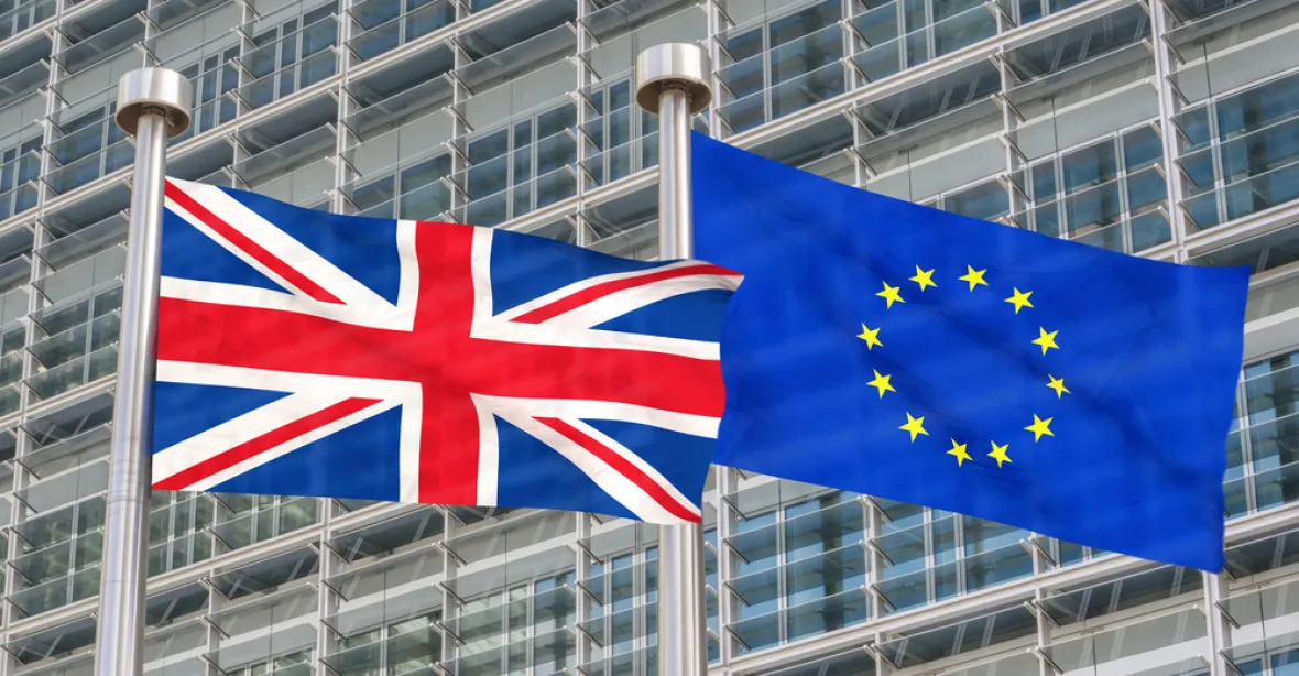 Posvěcení brexitu. Představitelé EU podepsali dohodu o vztazích s Británií