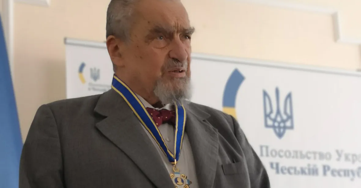 Ukrajina udělila Schwarzenbergovi jedno z nejvyšších státních vyznamenání