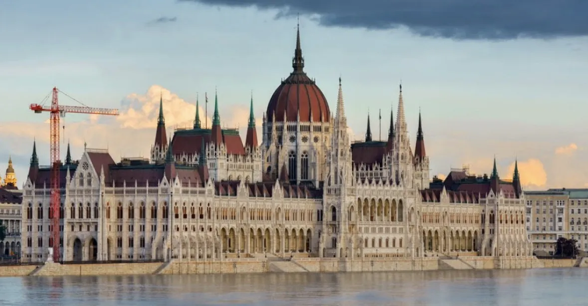 Nepřistoupíme na nic, co by omezovalo národní suverenitu. Maďarsko odmítá globální daň