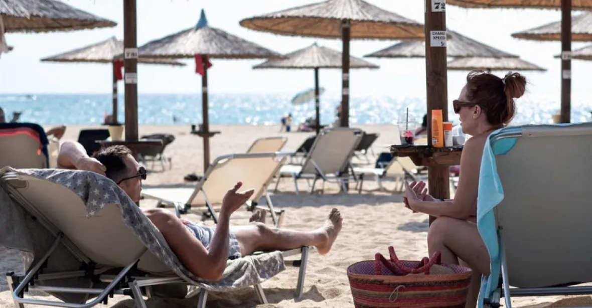 Češi se už třesou na letní dovolenou. „Narážíme na ministerstvo zdravotnictví,“ kritizují cestovky