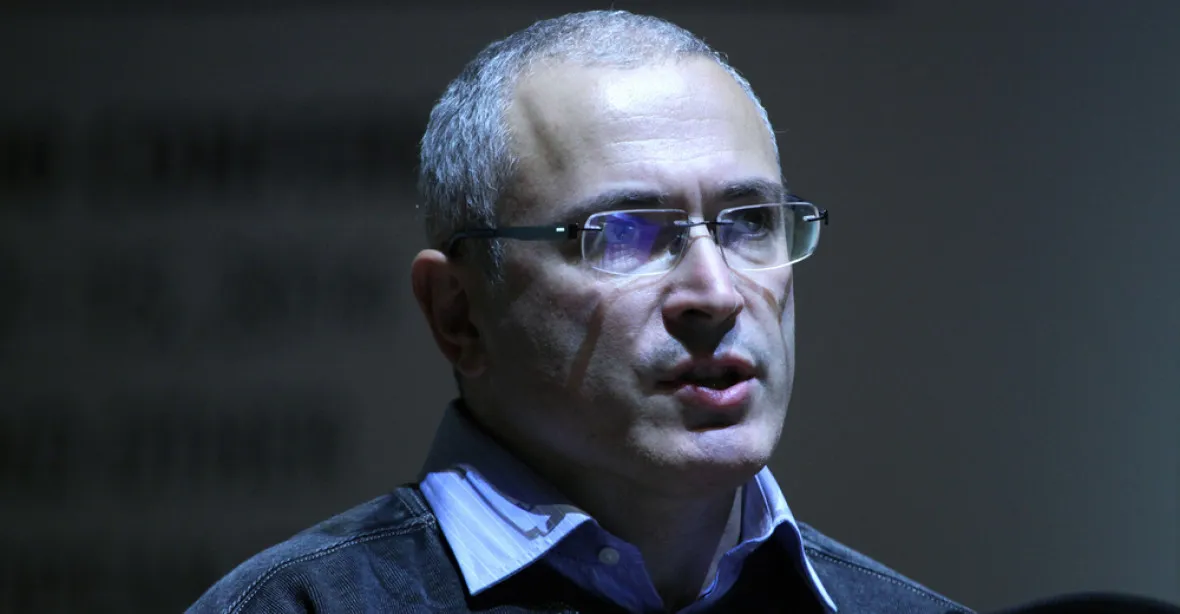 „Kreml má kontakty v české vládě. Po ruce mu je i KSČM,“ tvrdí Putinův rival Chodorkovskij