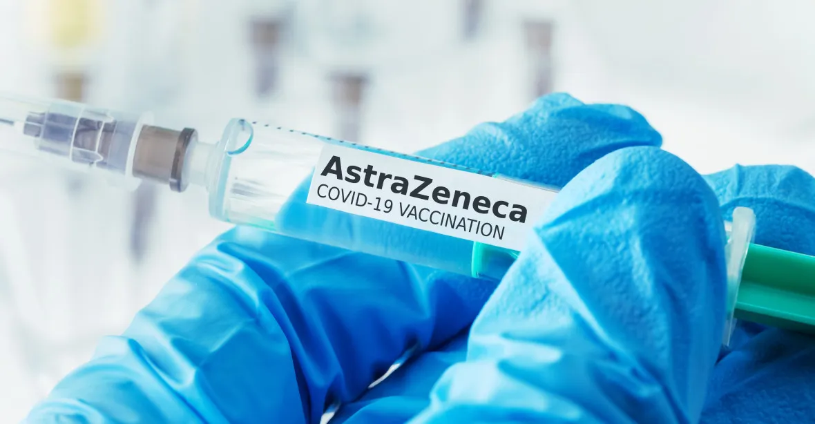 Poté, co žena zemřela po očkování, Slovensko pozastavilo vakcinaci AstraZenecou