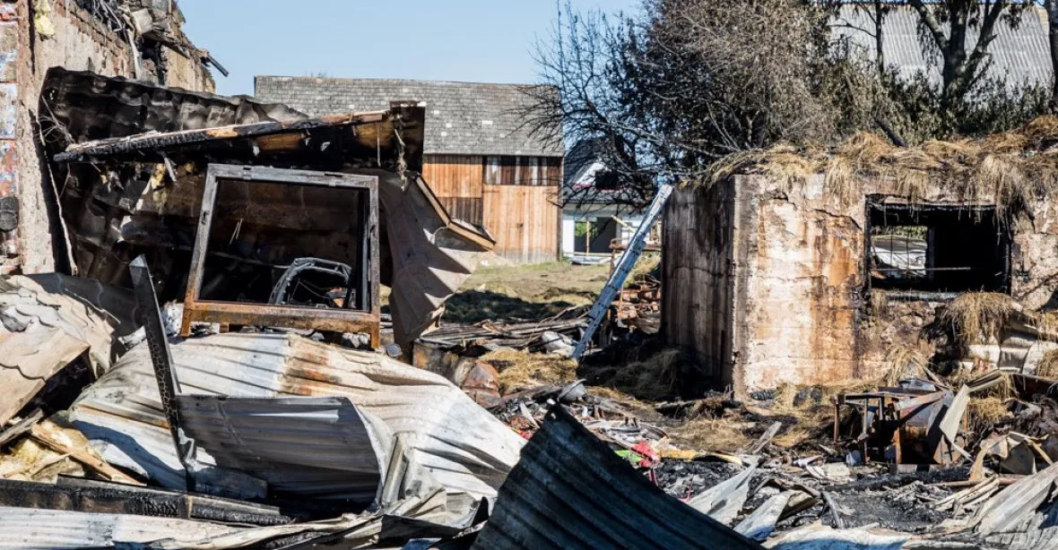 VIDEO: V Polsku hořelo 40 domů a hospodářských budov, devět lidí skončilo v nemocnici