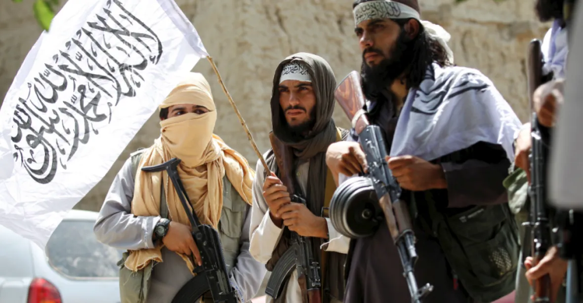 Tálibán pátrá po lidech, kteří spolupracovali se Západem. Vyhrožuje jim i smrtí